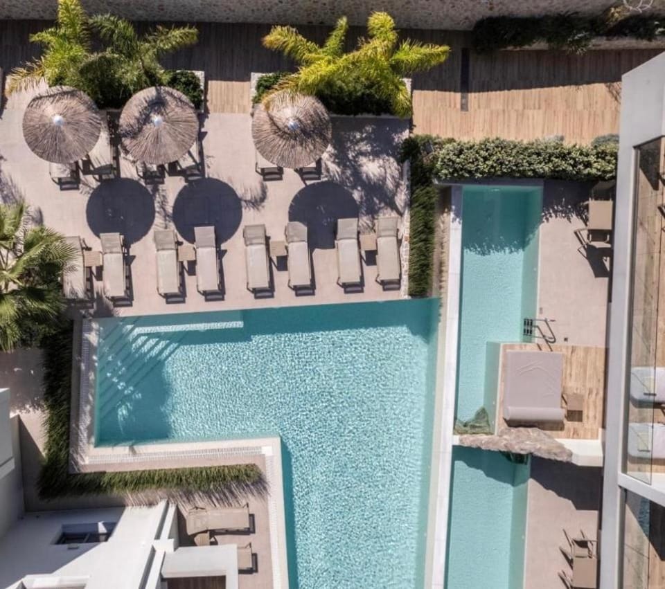 Property building, Swimming pool