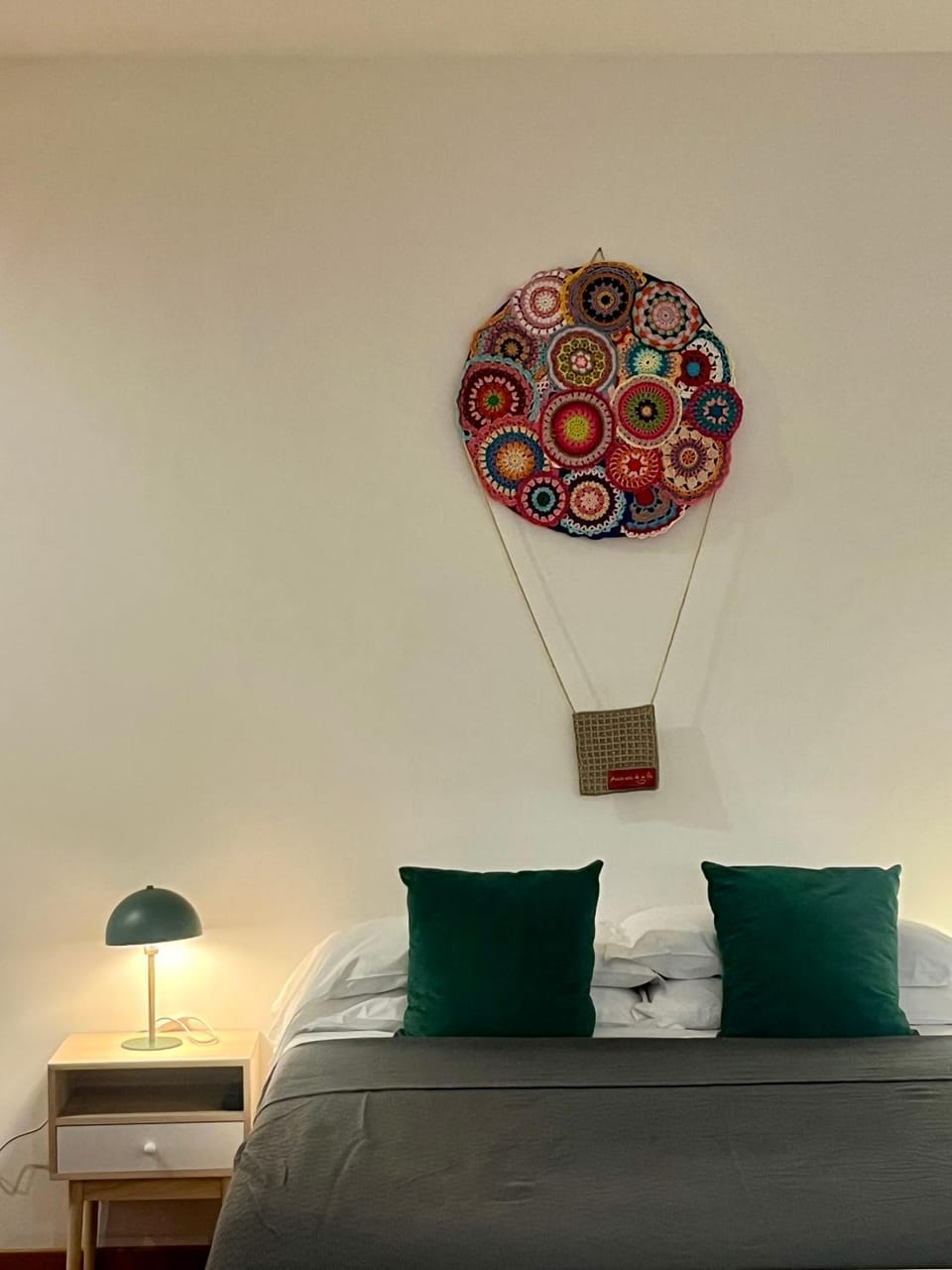 Bed, Photo of the whole room, Decorative detail