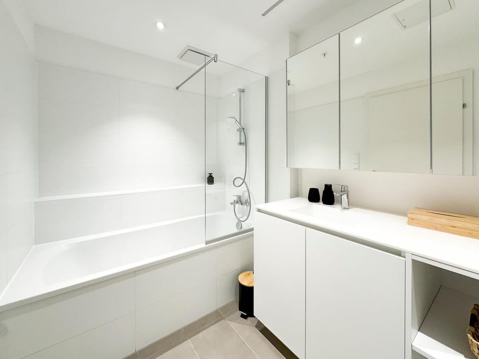 Bathroom, Bath