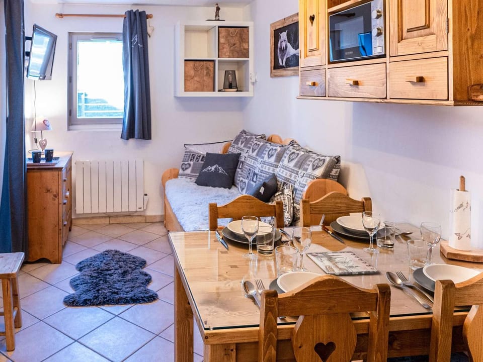 Appartement cosy, 4 pers, Val Thorens, skis aux pieds, balcon, cuisine équipée - FR-1-637-51 Apartment in Les Allues