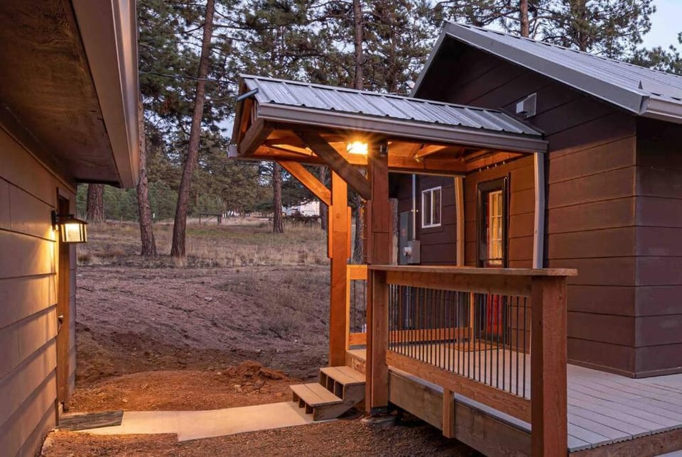 Mountain Getaway - Dark Sky Views - The Fossil Lodge House in Colorado
