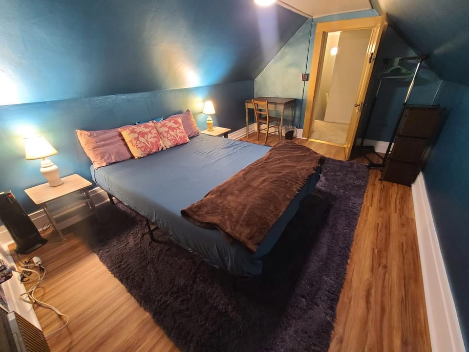 Bed, Bedroom
