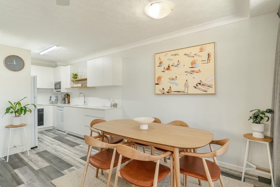 Kitchen or kitchenette, Living room, Dining area, oven, stove