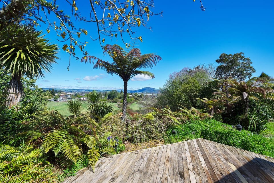 City view, Garden view, Lake view