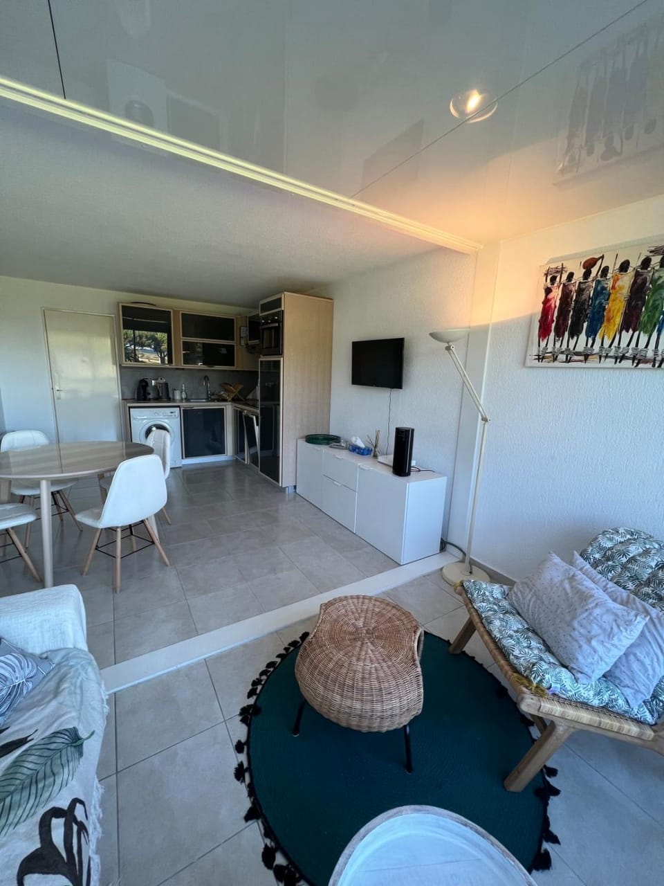 TV and multimedia, Living room, Dining area