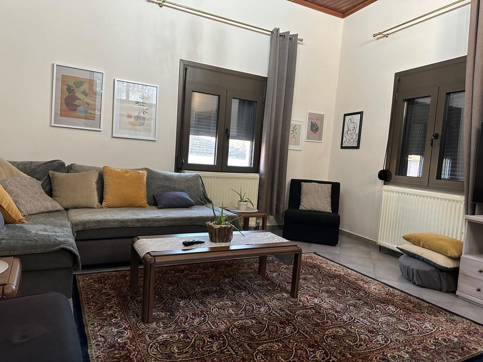 Living room, Seating area