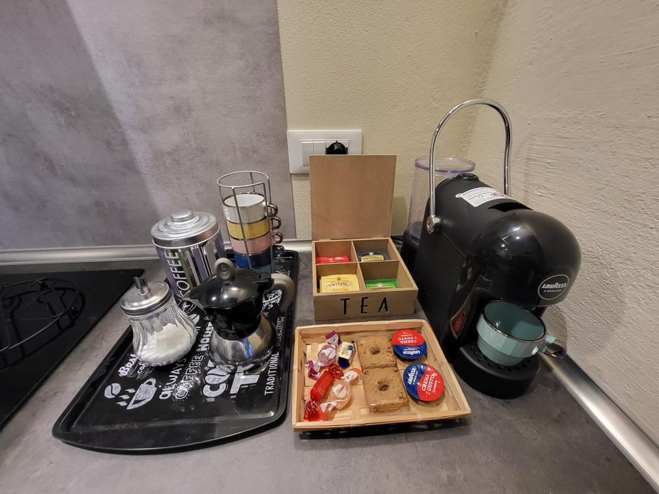 Coffee/tea facilities, Kitchen or kitchenette