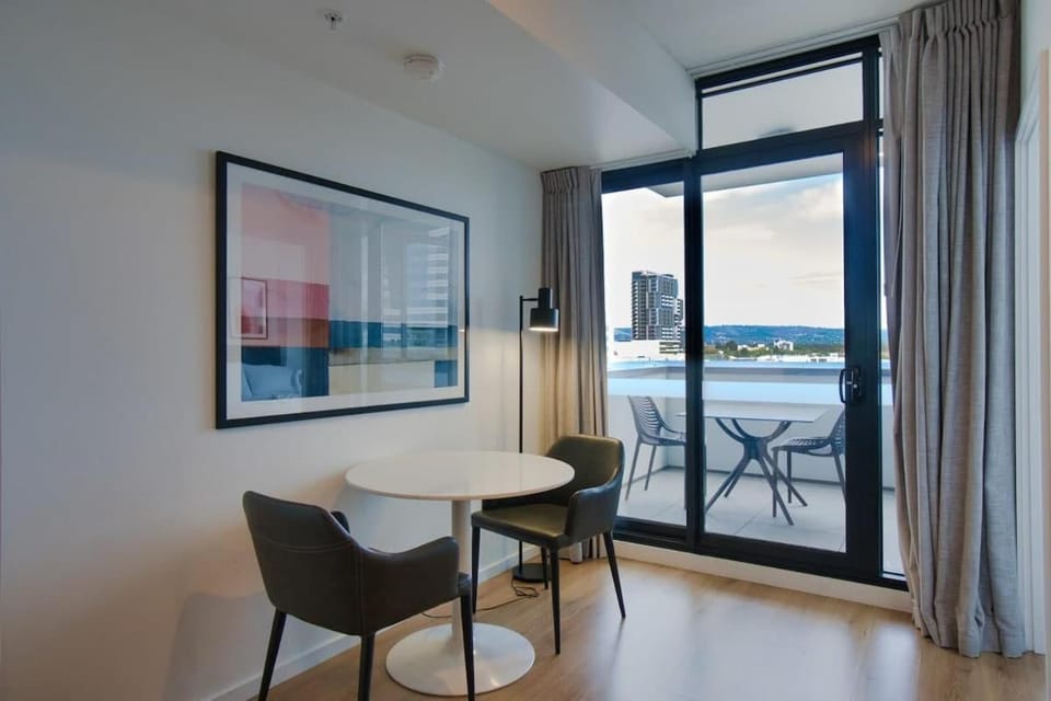 Stylish 1 BR CBD Apt-Pool-Gym-Sauna-Steam Room Apartment in Adelaide