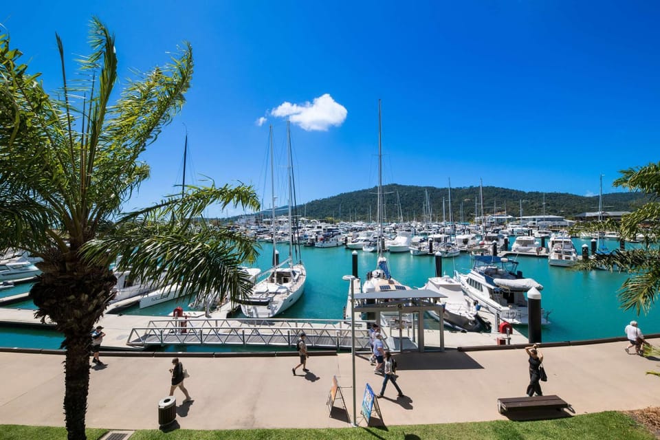 Marina Living with views and more Apartment in Airlie Beach