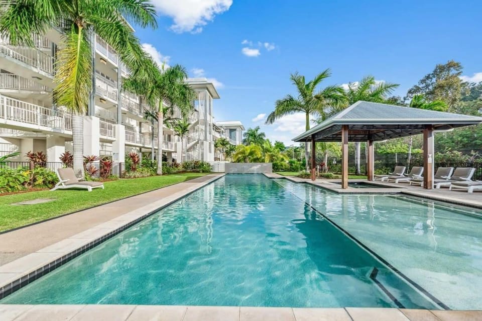 Marina Living with views and more Apartment in Airlie Beach