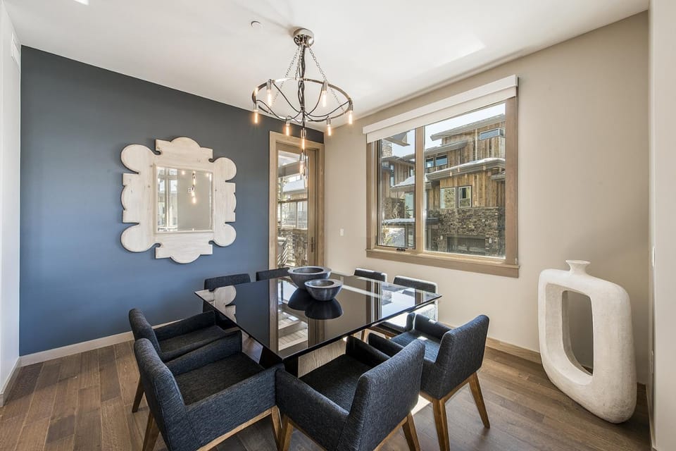 Platinum Four Bedroom Suite Apartment in Park City