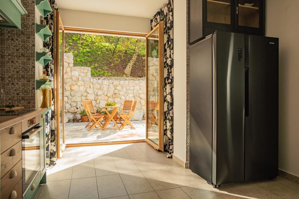 Patio, Kitchen or kitchenette