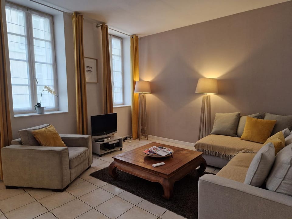 2 pièces dans le centre avec petite terrasse 3*** Apartment in Marseille