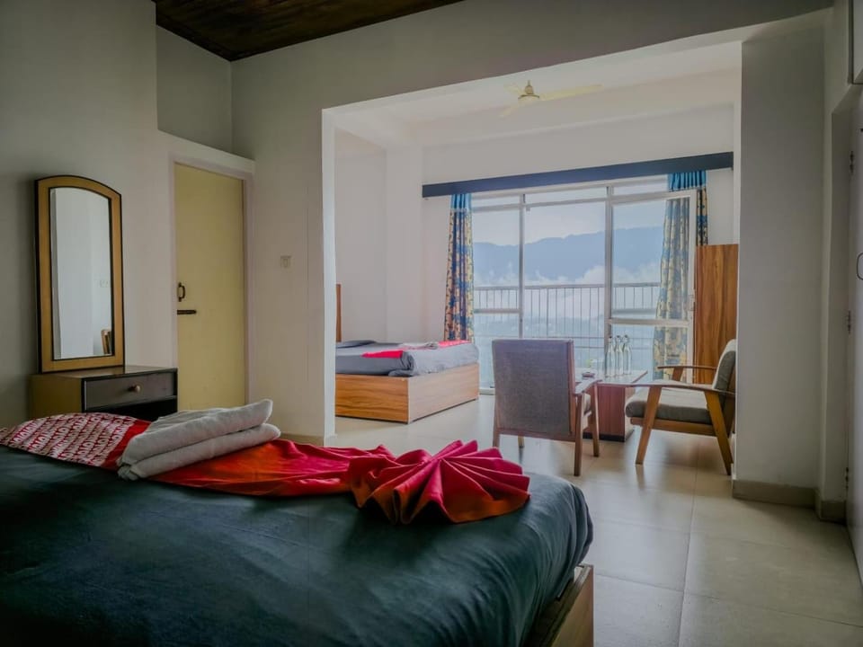 Blissful Stay, 2-min drive from MG Market Hotel in India