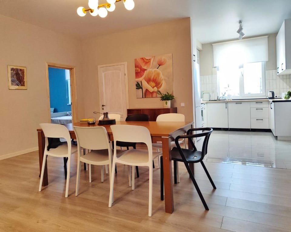 HYGGE HOME уютный коттедж с террасой и баней для проживания нескольких семей House in Almaty