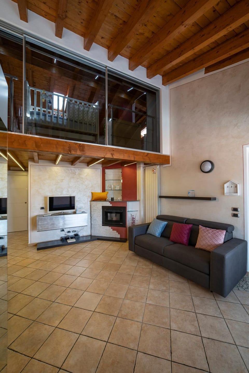 Kitchen or kitchenette, Living room, Seating area, minibar, stove