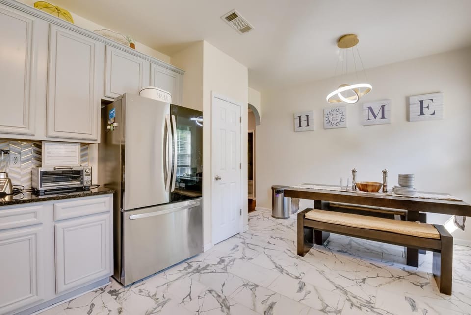Snellville Abode < 9 Mi to Stone Mtn Park! House in Georgia