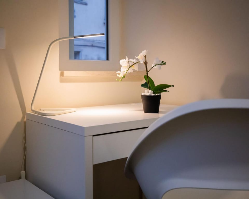 Photo of the whole room, hair dresser