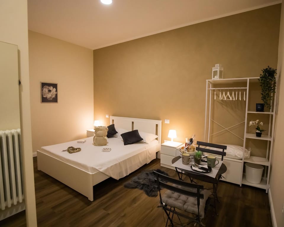 Bed, Photo of the whole room, Bedroom, hair dresser