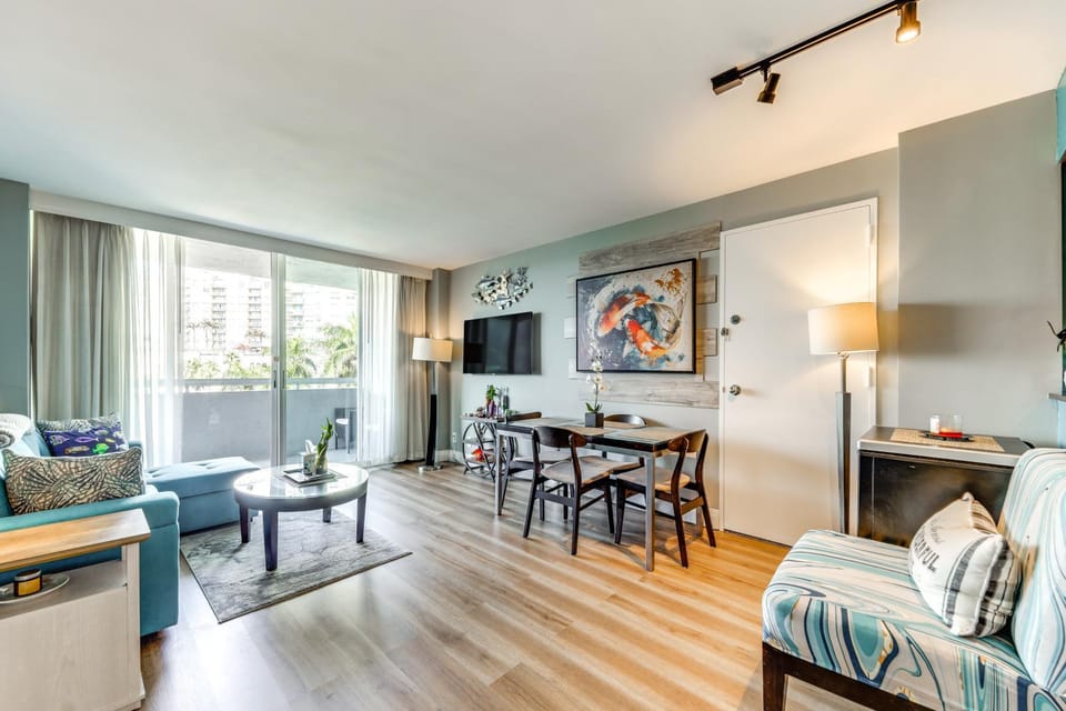 Modern Ft Lauderdale Condo ~ 7 Mi to Airport! House in Fort Lauderdale