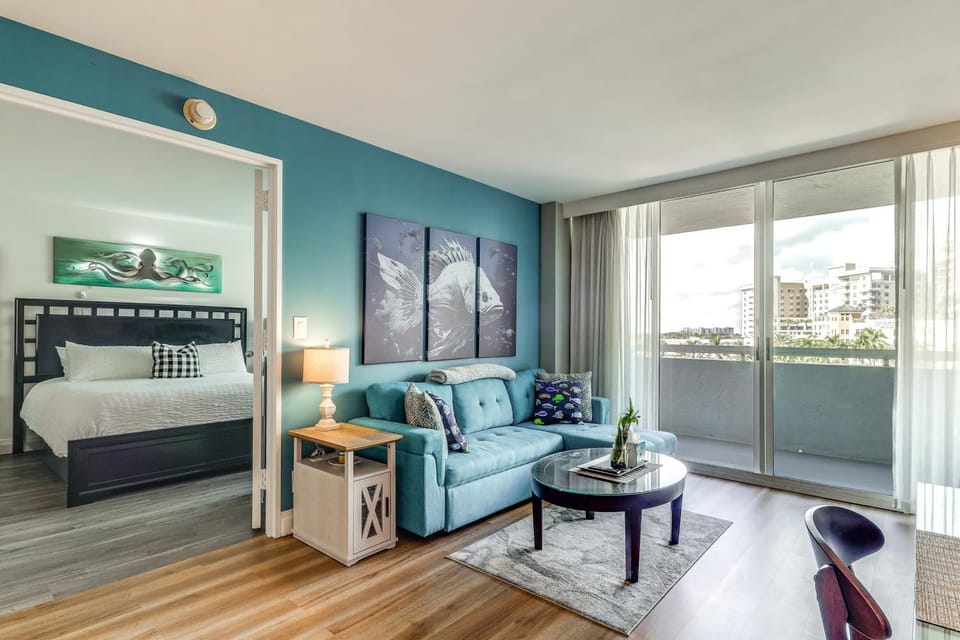 Modern Ft Lauderdale Condo ~ 7 Mi to Airport! House in Fort Lauderdale