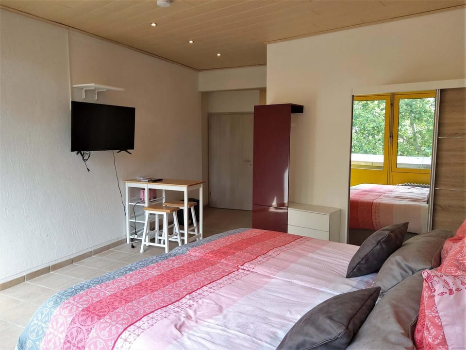 TV and multimedia, Photo of the whole room
