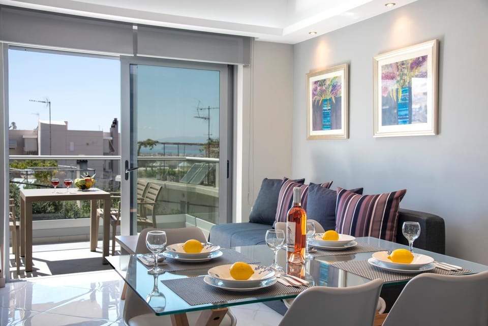 View (from property/room), Balcony/Terrace, Living room, Dining area