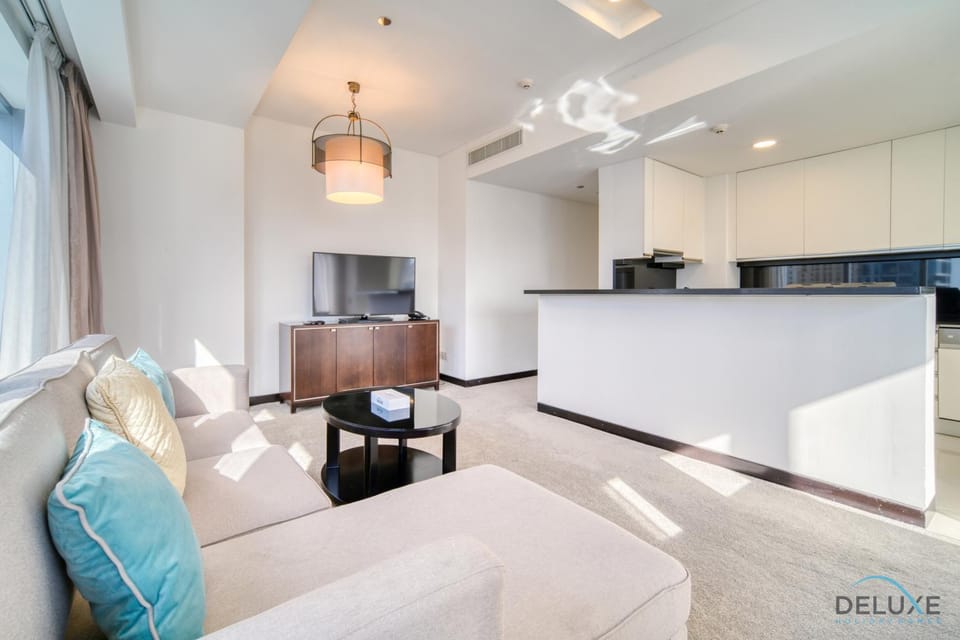 TV and multimedia, Kitchen or kitchenette, Living room