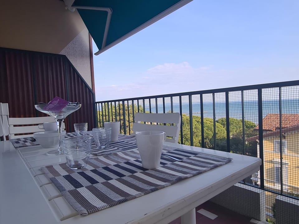 Day, View (from property/room), Balcony/Terrace, Balcony/Terrace, Sea view