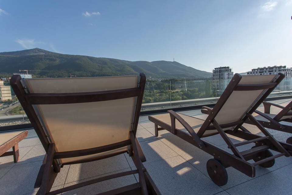 Day, Natural landscape, View (from property/room), Balcony/Terrace, Mountain view, sunbed