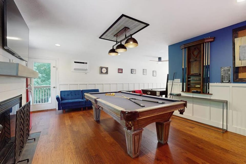 Serenity Woods Family Retreat House in Lincoln Township