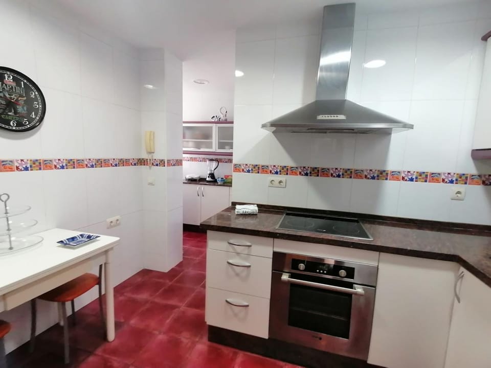 Kitchen or kitchenette, pet friendly