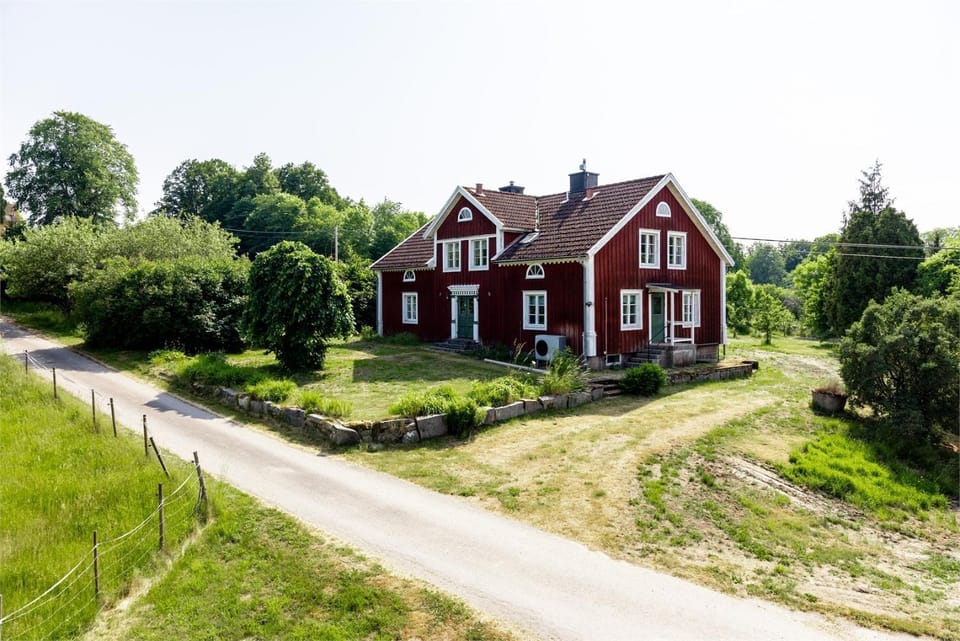 Property building, Garden view