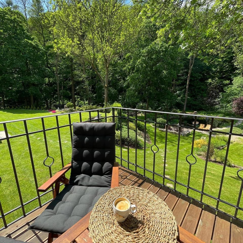 Spring, Natural landscape, Garden, View (from property/room), Balcony/Terrace, Seating area, Garden view