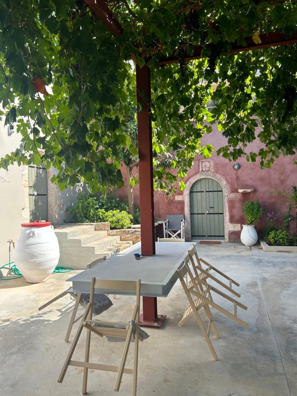Day, Dining area