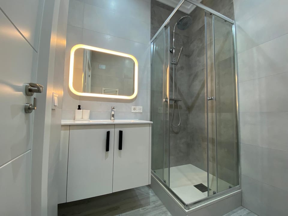 Shower, Bathroom