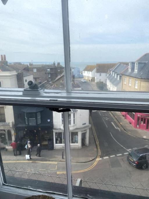 Top Floor Flat on Harbour Street with sea views Apartment in Whitstable