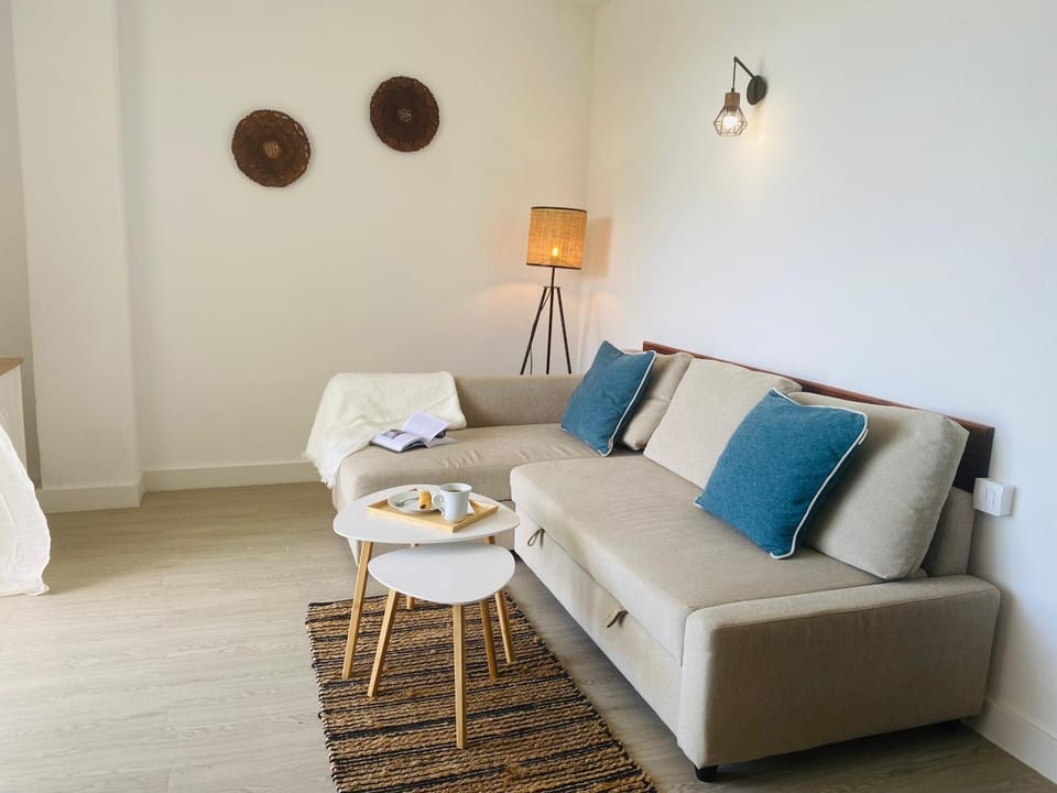 PARADISE HOLIDAYS 2 BEDROOMS APARTMENT & SEA VIEW, Los Cristianos, Tenerife Apartment in Los Cristianos