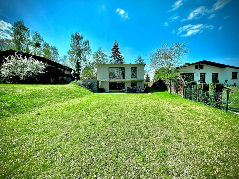 Property building, Day, Garden, Garden view