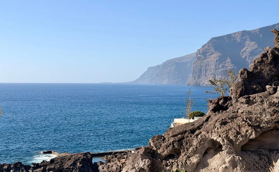 Gecko Apartment - Oceanfront Living, Pools & Private Parking - Puerto de Santiago, Los Gigantes, Tenerife Apartment in Acantilados de Los Gigantes