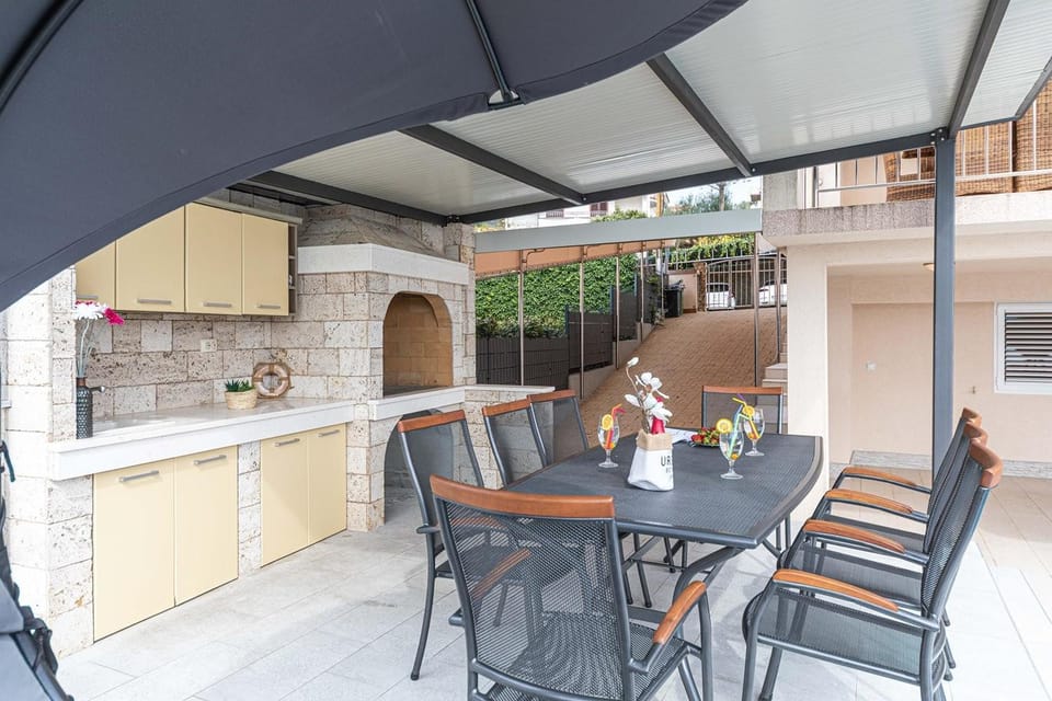 Patio, Balcony/Terrace, Seating area, Dining area