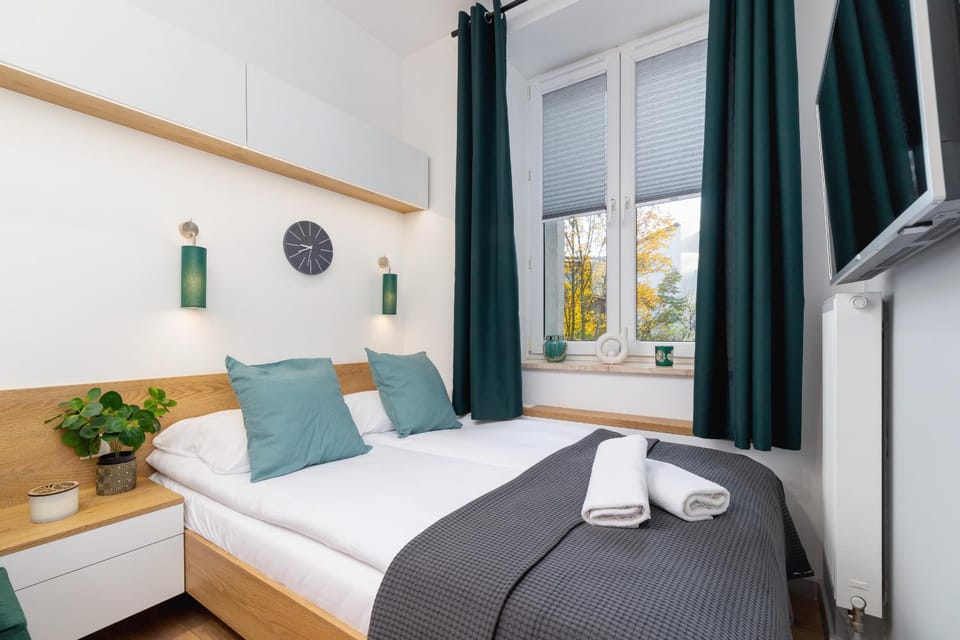 Bed, Living room, Bedroom