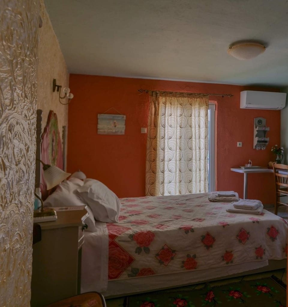 Η Φωλιτσα Bed and Breakfast in Peloponnese, Western Greece and the Ionian