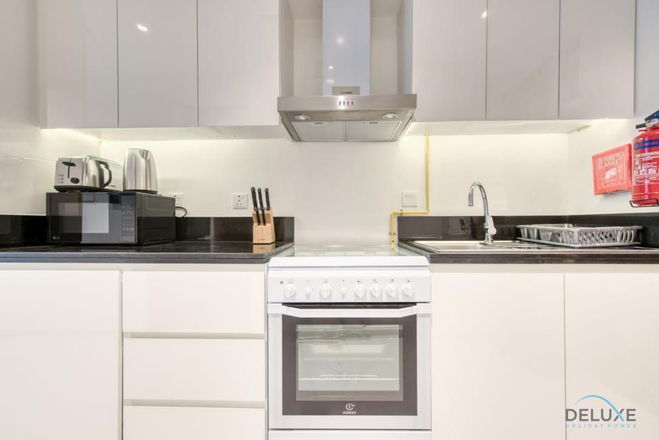 Kitchen or kitchenette, minibar, pet friendly, stove, toaster