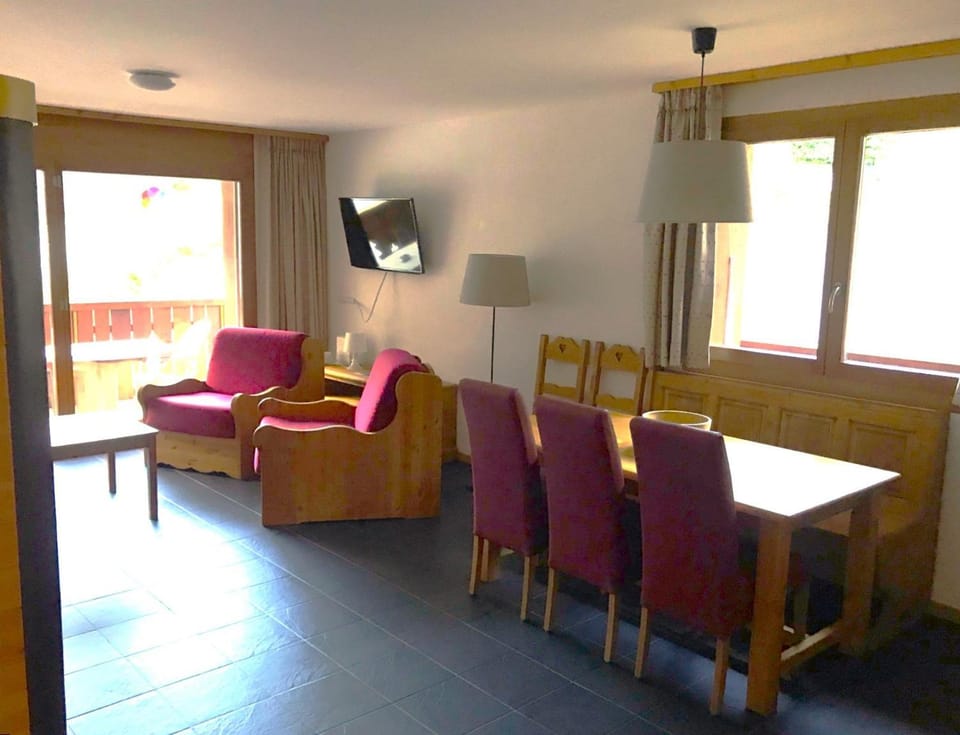 TV and multimedia, Kitchen or kitchenette