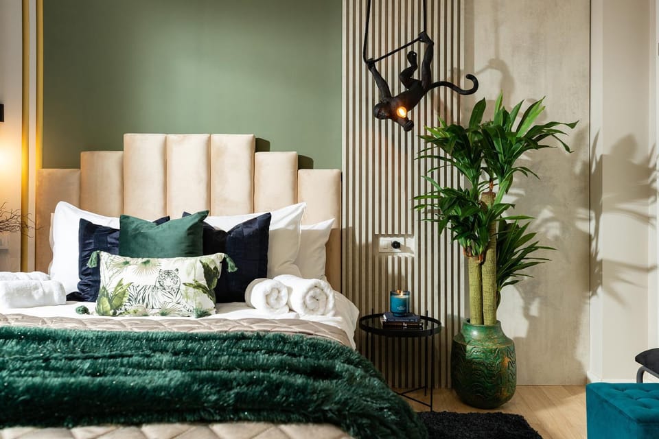 Bed, Bedroom