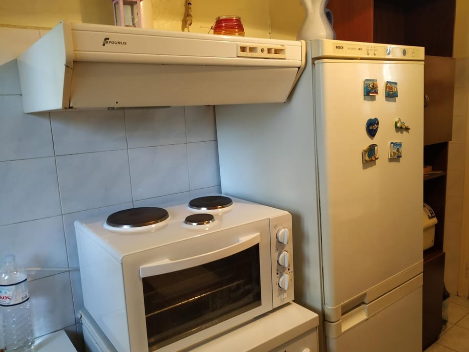 Kitchen or kitchenette, pet friendly, stove