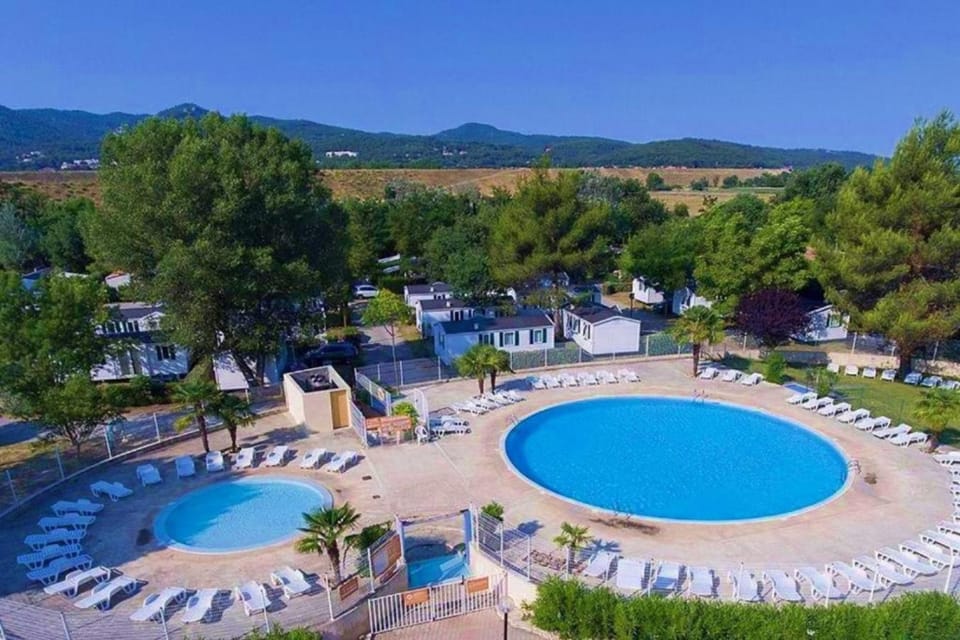 Property building, Day, Bird's eye view, Swimming pool