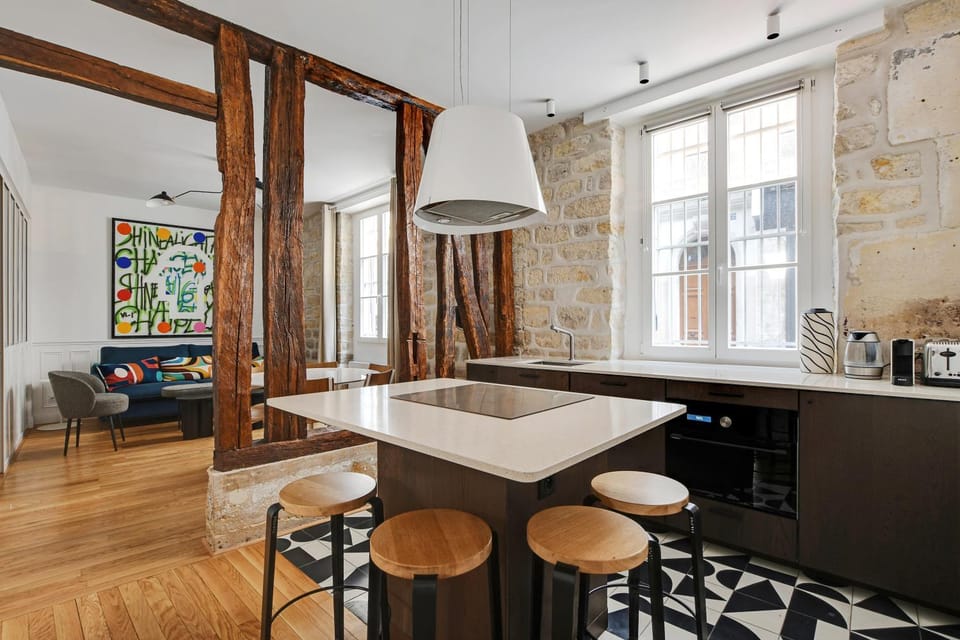 Kitchen or kitchenette, Living room, Seating area, Dining area