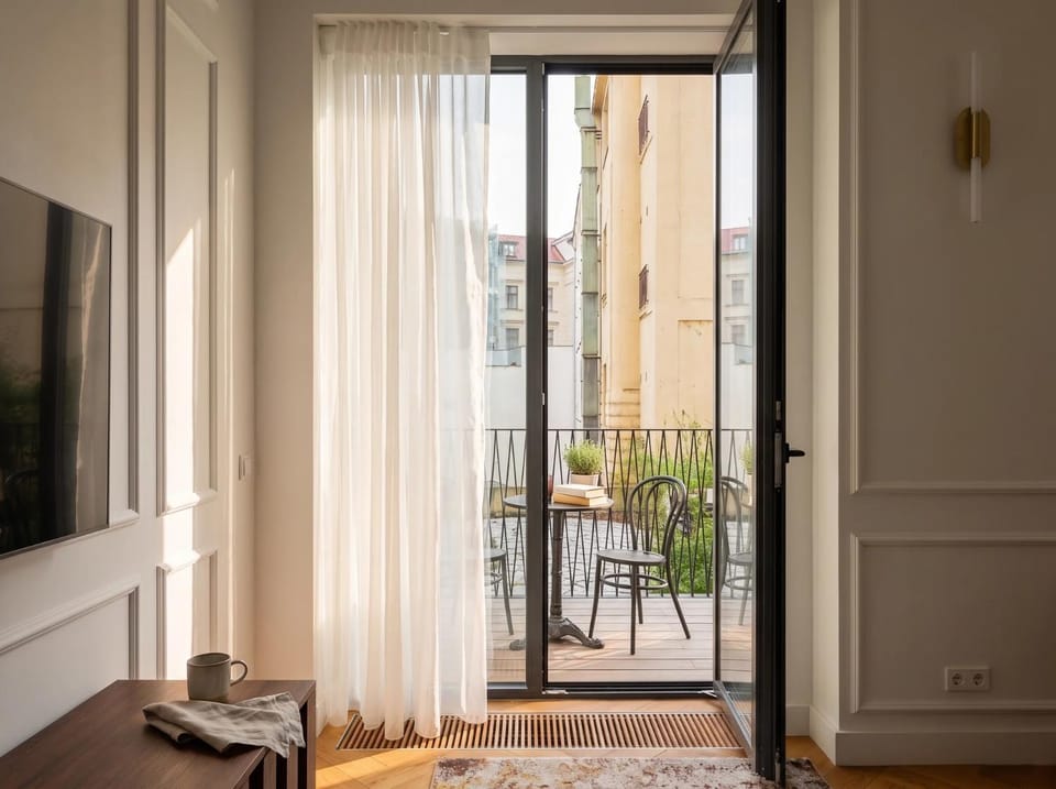 Day, TV and multimedia, View (from property/room), Balcony/Terrace, Living room, Seating area